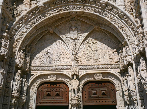 T&iacute;mpano de la portada sur de la iglesia de los Jer&oacute;nimos