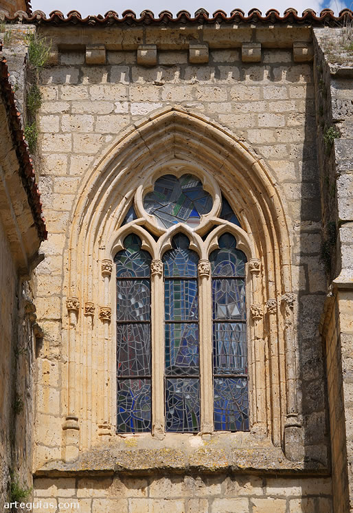 Ventanal g&oacute;tico de la Capilla de los Vega