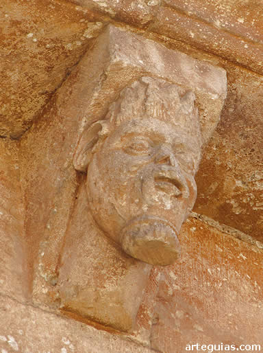 Canecillo de la iglesia de Arlanz&oacute;n