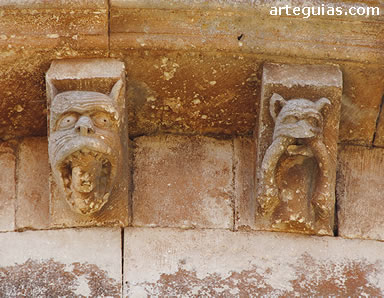 Canecillos de la iglesia