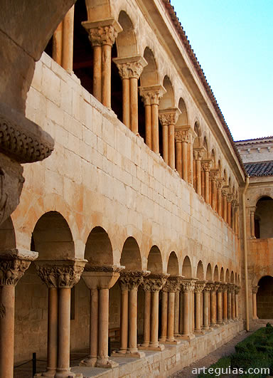 Alzado del claustro de Silos