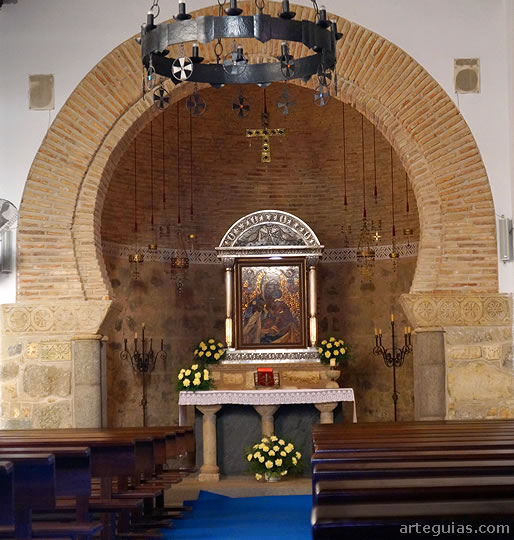 Interior de la cabecera de la Ermita de Guadamur