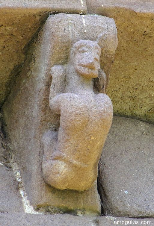 Canecillo con un l&eacute;on