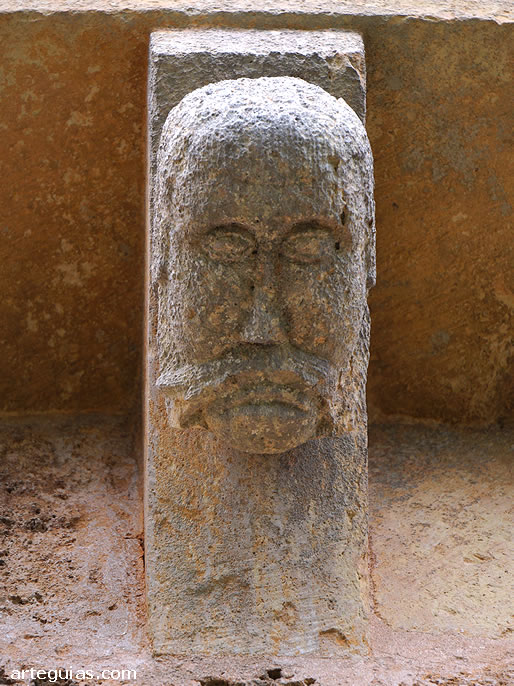 Canecillo del &aacute;bside