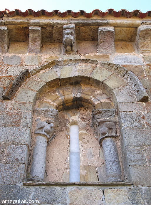 Ventanal en el muro septentrional