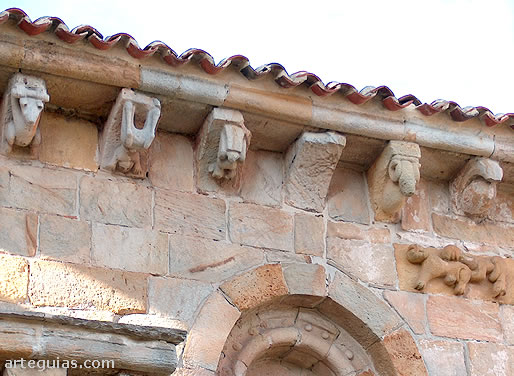 Canecillos del alero meridional