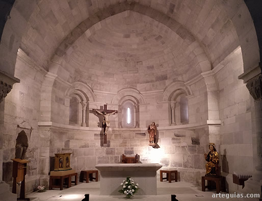 &Aacute;bside y presbiterio de la Iglesia de Cabanillas, Navarra