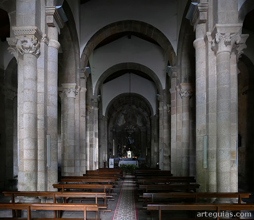 Interior de la iglesia de Cambre