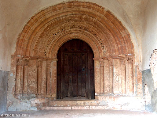 Iglesia de Castil de Lences: portada