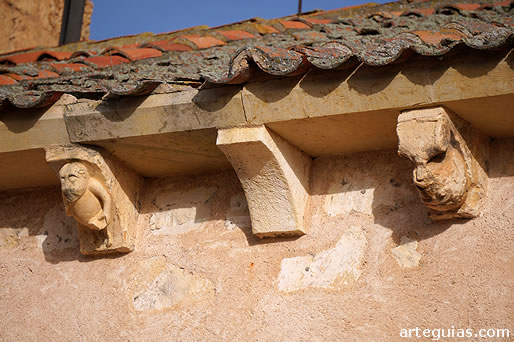 Corona de canecillos