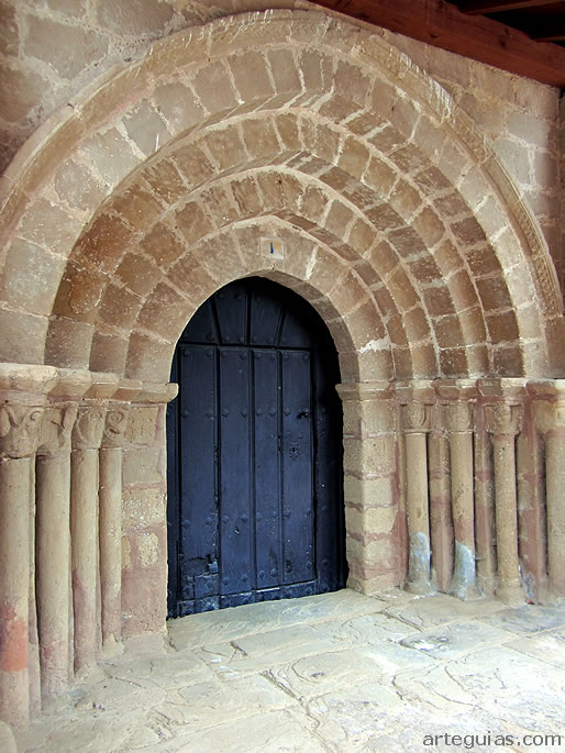 Puerta del siglo XIII. Castilseco