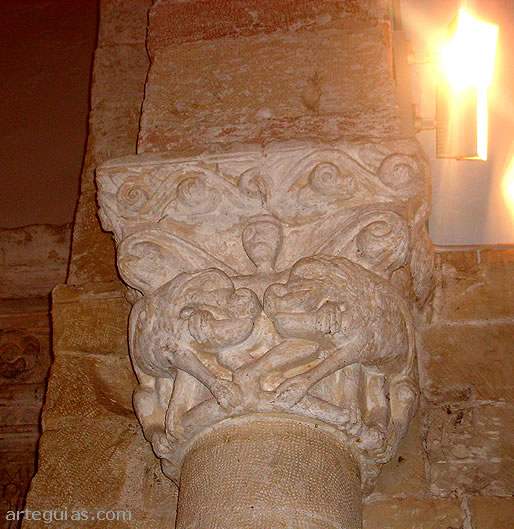 Capitel del arco triunfal