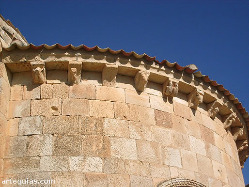 Canecillos del &aacute;bside