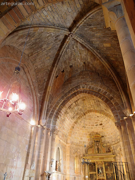Interio abovedado de la iglesia de Fuensa&uacute;co, Soria