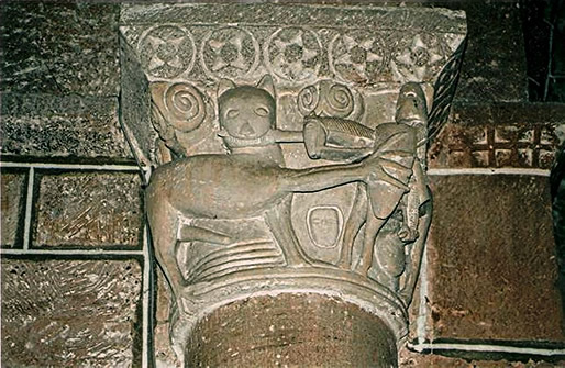 Capitel del arco triunfal