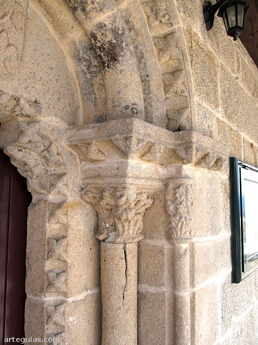 Columna y arquivoltas