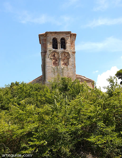Campanario de la iglesia de Las Henestrosas de las Quintanillas, Cantabria