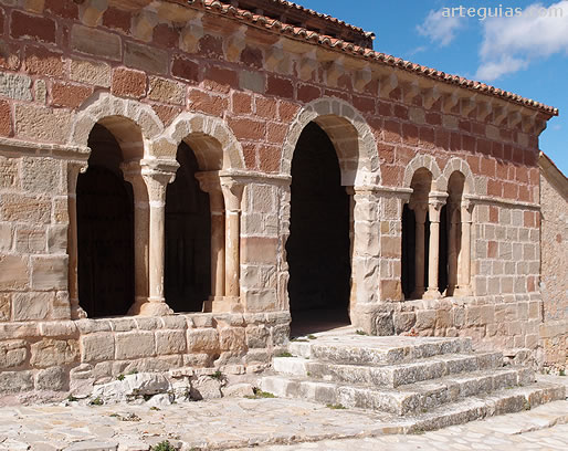 La galer&iacute;a porticada rom&aacute;nica recuperada en 2006