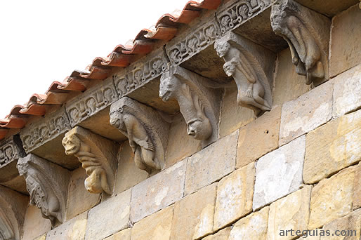 La iglesia paletina de MAtalbaniega destaca por su asombrosa colecci&oacute;n de canecillos