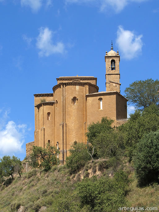 El car&aacute;cter ascensional de las dos iglesias superpuestas de Murillo de G&aacute;llego es espectacular por su la altura conseguida