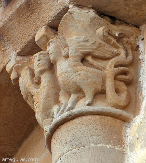 Capitel de una columna entrega del &aacute;bside