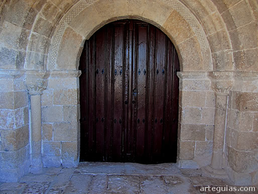 Puerta de la iglesia de Oquillas, Burgos