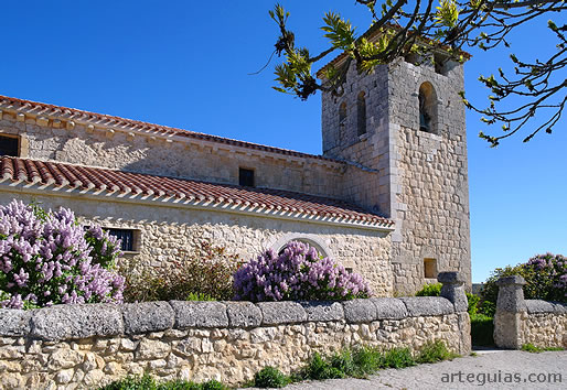 Costado meridional de la iglesia de Oquillas