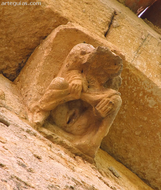 Mujer ense&ntilde;ando su sexo