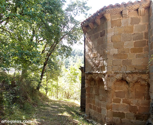 Cabecera de la iglesia rom&aacute;nica de Pino de Bureba, Burgos