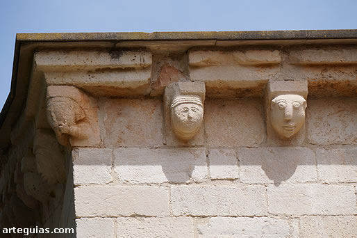 Corona de canecillos