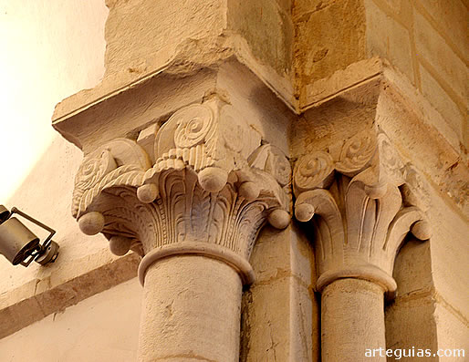 Capiteles del arco triunfal