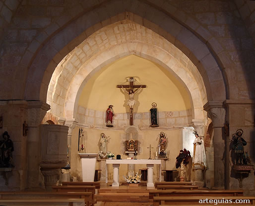 Interior de la cabecera de la iglesia de Quintanatello de Ojeda, Palencia