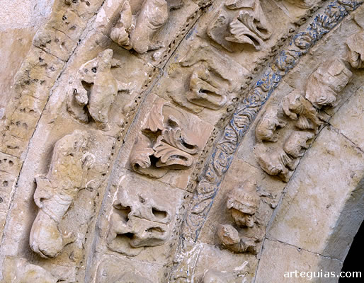 Arquivoltas de la puerta de San Claudio de Olivares