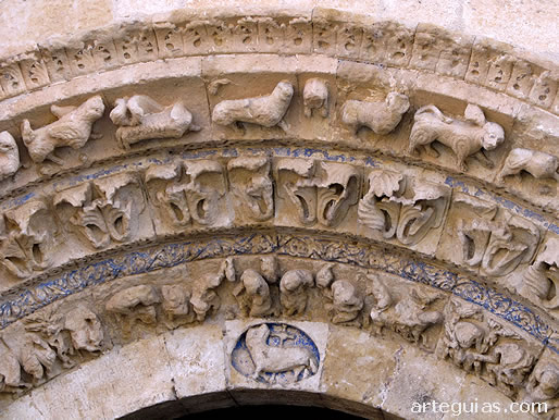 Iglesia de San Claudio de Olivares, Zamora: detalles de la puerta