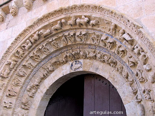 Arquivoltas de la puerta de la iglesia de San Claudio de Olivares, Zamora