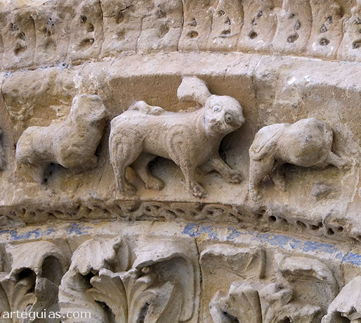 Arquivolta con animales