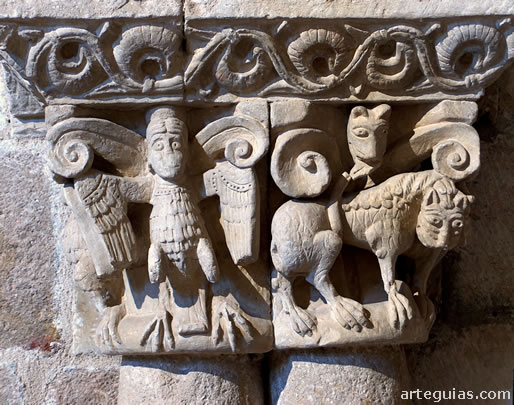 Capitel de la cabecera de la iglesia de San Claudio de Olivares de Zamora