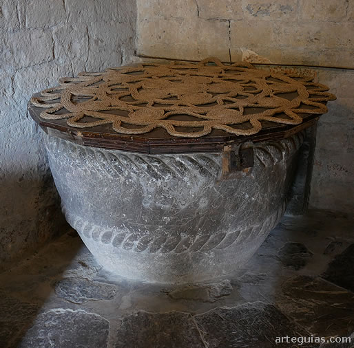 Pila bautismal de la iglesia