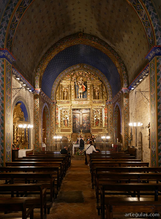 Interior de la la iglesia de San Crist&oacute;bal de Beget