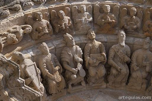 Detalle de la portada principal