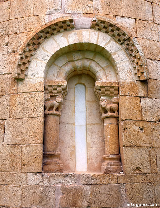 Otra imagen del mismo ventanal absidal