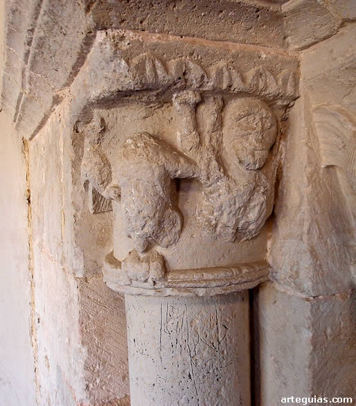 Otro de los capiteles figurados