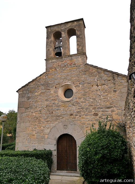 Fachada oeste de la iglesia de Sant Tom&agrave;s de Fluvi&agrave;