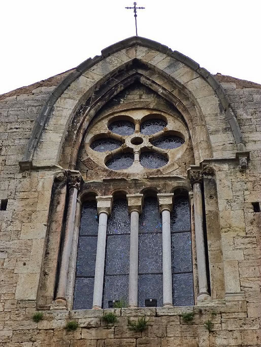Enorme y espectacular ventana rom&aacute;nico y g&oacute;tico del hastial oeste