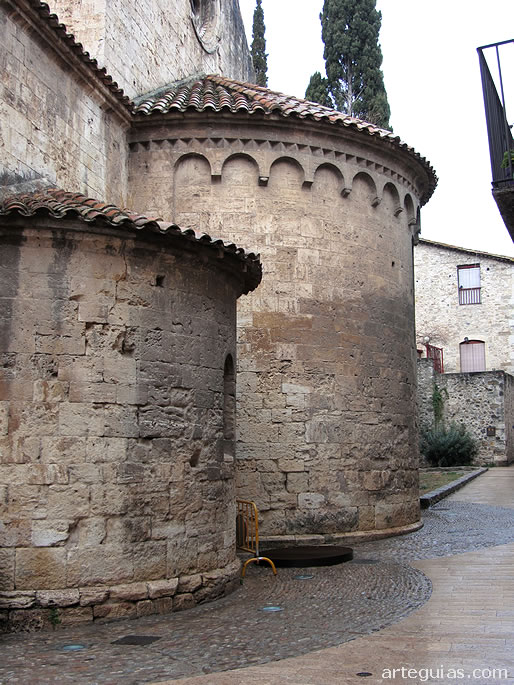 Gu&iacute;a de la iglesia de Sant Vicen&ccedil; de Besal&uacute;, Girona