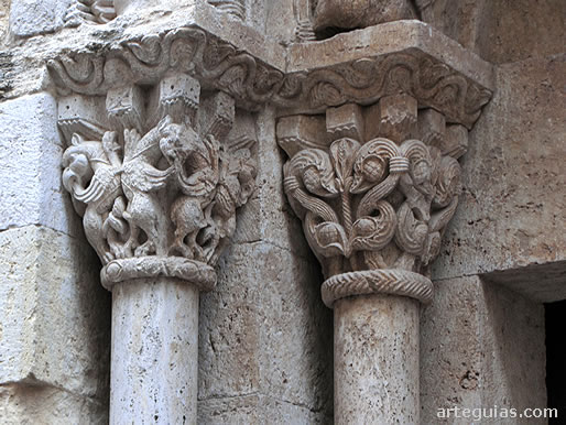 Capiteles de la izquierda del observador