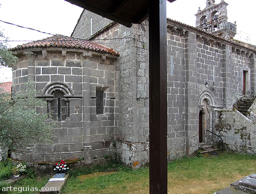 La iglesia orensana de Santa Baia de Beiro desde el nordeste
