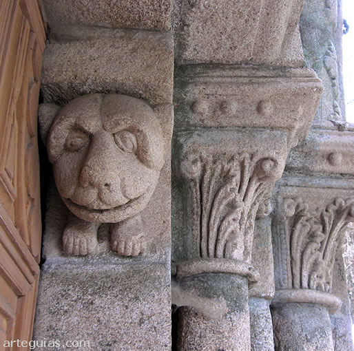 Detalle de la portada rom&aacute;nica occidental