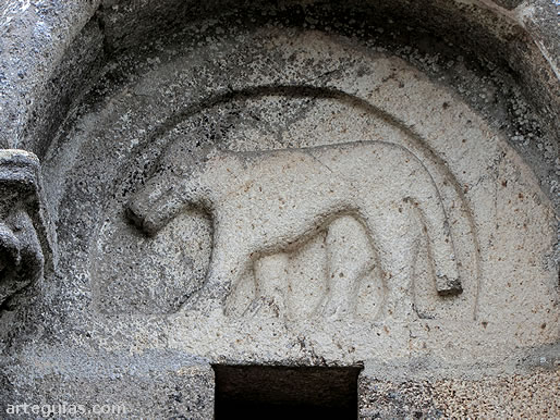 T&iacute;mpano de la puerta rom&aacute;nica norte