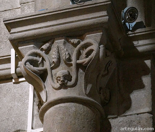 Capitel del interior